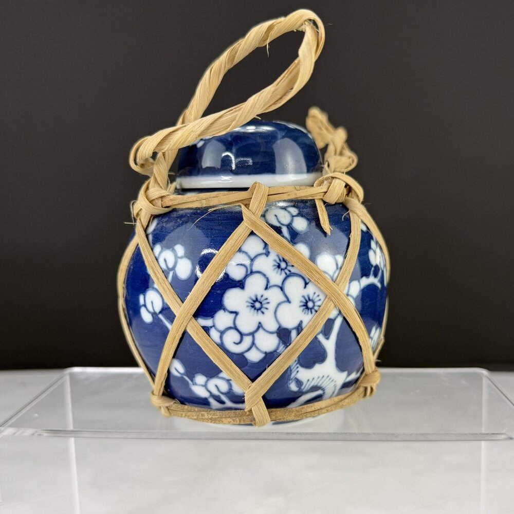 Vintage Blue & White Prunus Flower Ginger Jar With Bamboo Strapping Cork & Lid - Picture 3 of 13